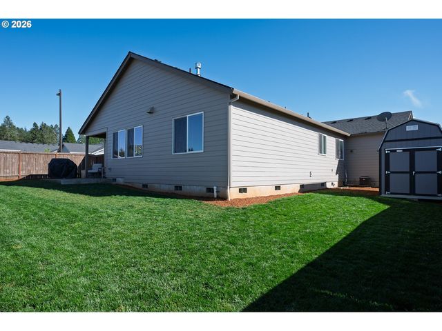 37451 PINK St, Sandy, OR 97055