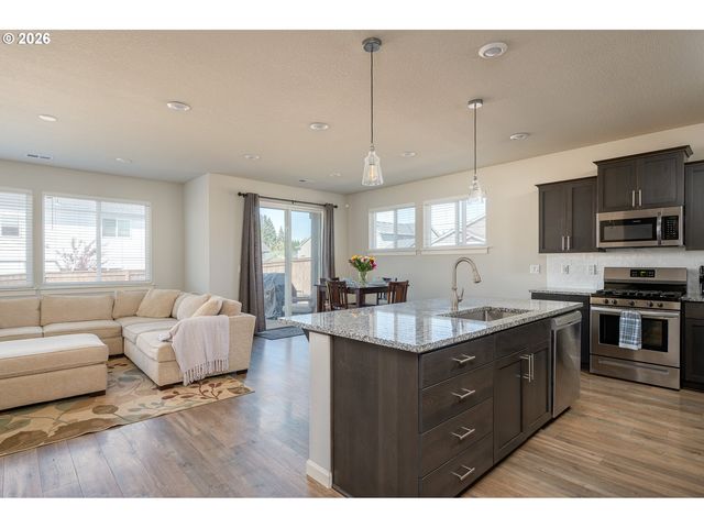 37451 PINK St, Sandy, OR 97055