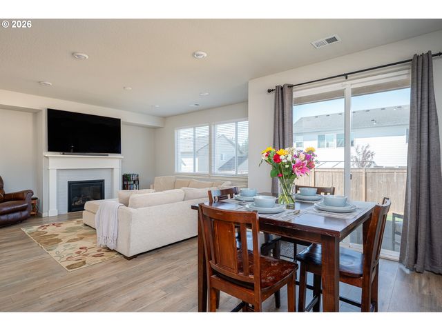 37451 PINK St, Sandy, OR 97055