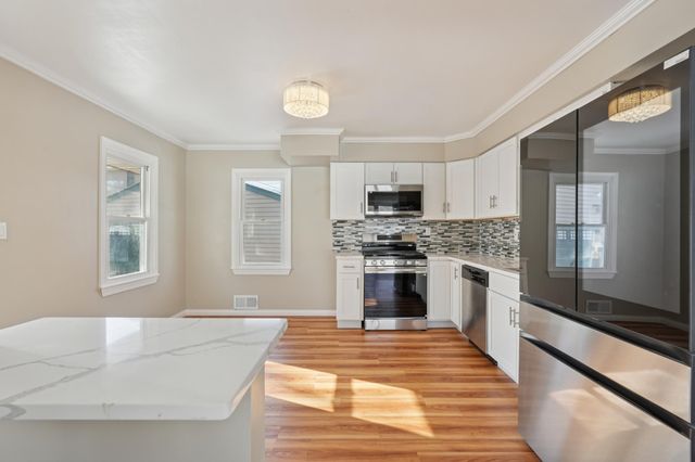 761 Bartelmy Lane N, Maplewood, MN 55119