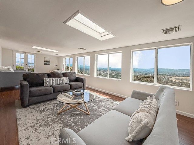 10200 Lilac, Chatsworth (los Angeles), CA 93063