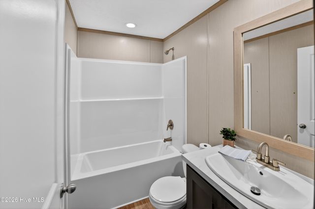 108 Pond View Circle, Hampstead, NC 28443