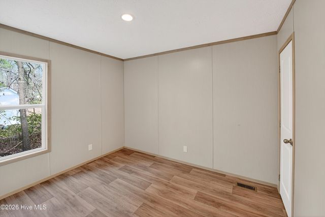 108 Pond View Circle, Hampstead, NC 28443