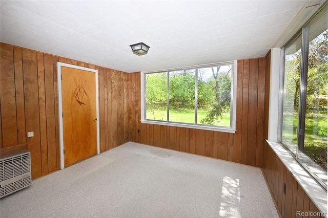 2765 Lahser Road, Bloomfield Charter Township, MI 48304