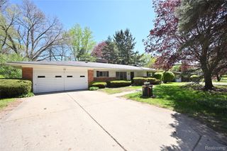 2765 Lahser Road, Bloomfield Charter Township, MI 48304