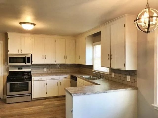 2533 E 7th Street, Tulsa, OK 74104