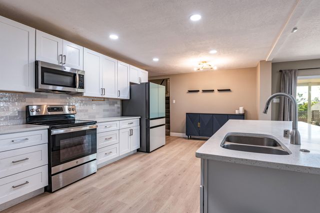 12205 Victoria Falls Drive NE, Albuquerque, NM 87111