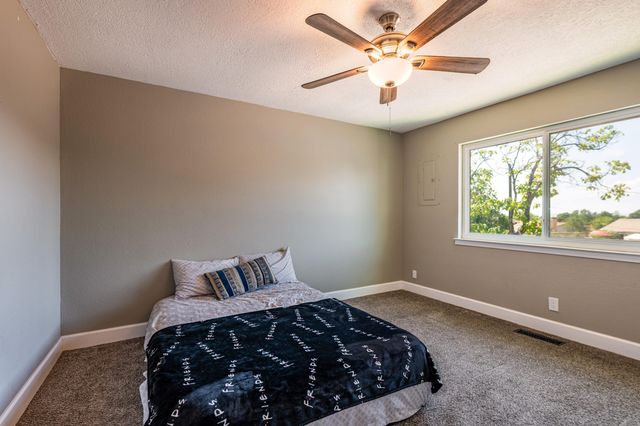 12205 Victoria Falls Drive NE, Albuquerque, NM 87111