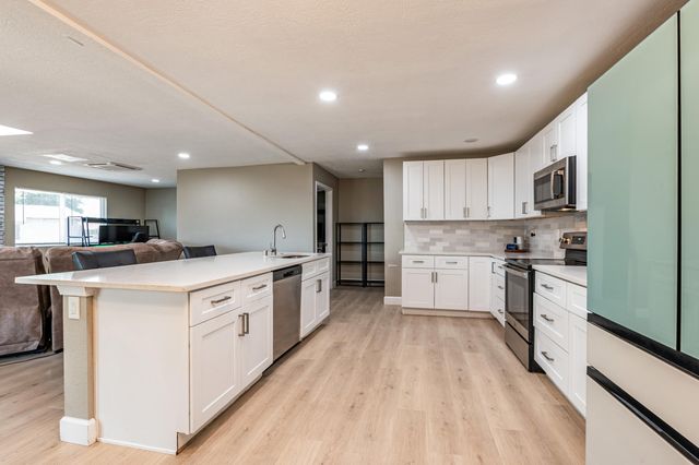12205 Victoria Falls Drive NE, Albuquerque, NM 87111