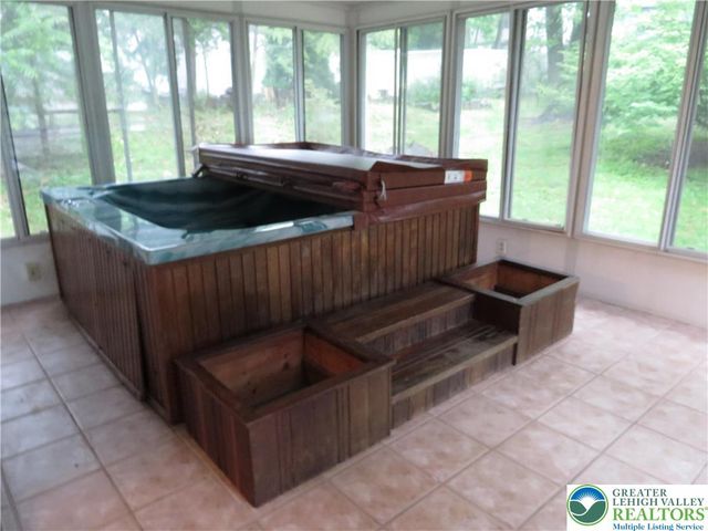 1701 Independence Court, South Whitehall Twp, PA 18104