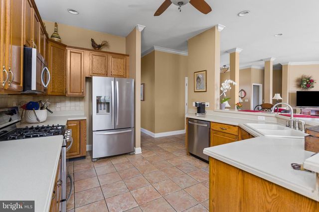 25 ELLINGTON DR, Columbus, NJ 08022