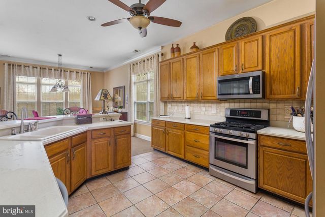 25 ELLINGTON DR, Columbus, NJ 08022