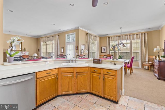 25 ELLINGTON DR, Columbus, NJ 08022