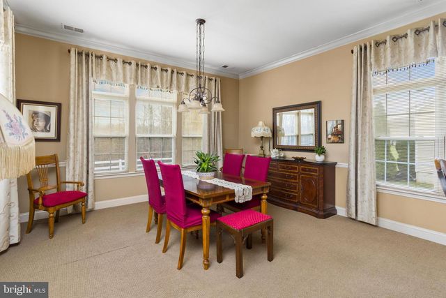 25 ELLINGTON DR, Columbus, NJ 08022