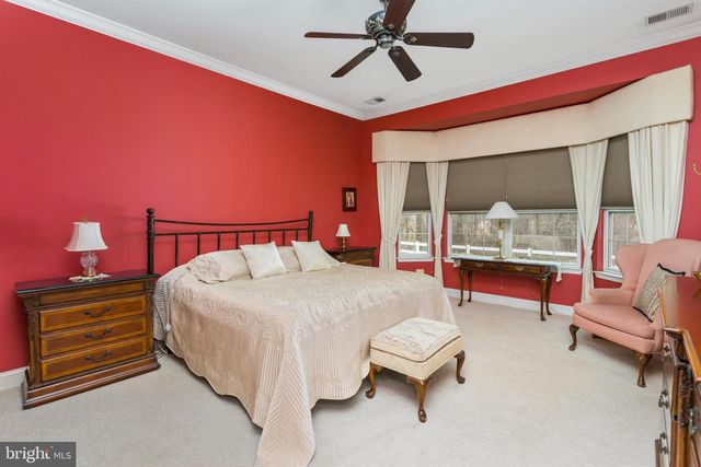 25 ELLINGTON DR, Columbus, NJ 08022