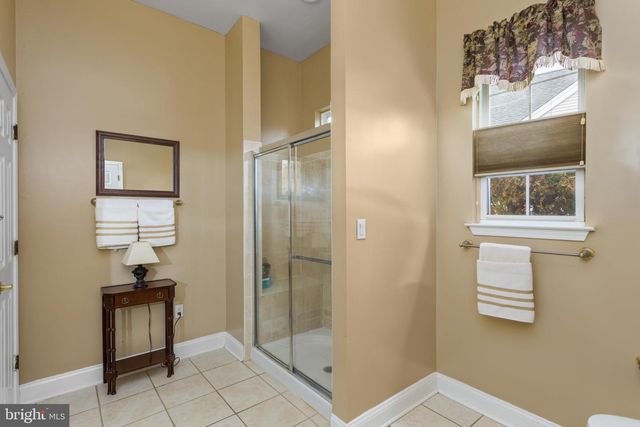 25 ELLINGTON DR, Columbus, NJ 08022