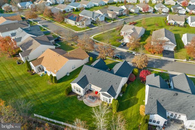 25 ELLINGTON DR, Columbus, NJ 08022