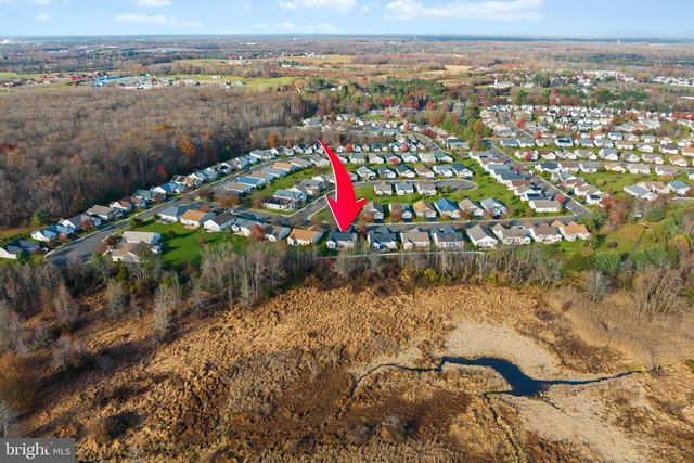 25 ELLINGTON DR, Columbus, NJ 08022