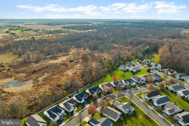 25 ELLINGTON DR, Columbus, NJ 08022