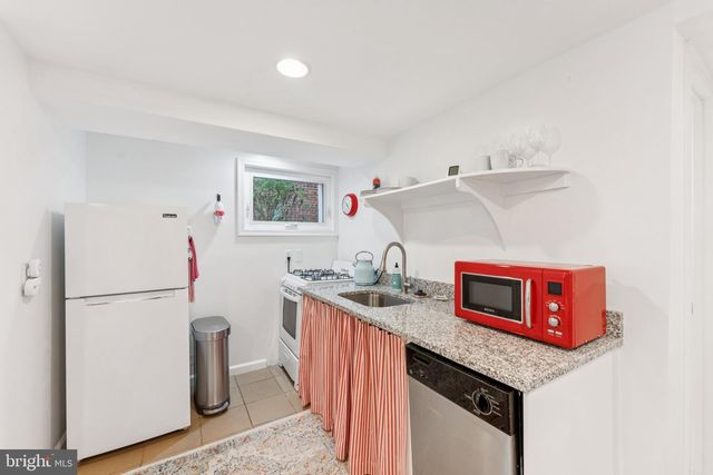 2814 38TH ST NW, Washington, DC 20007