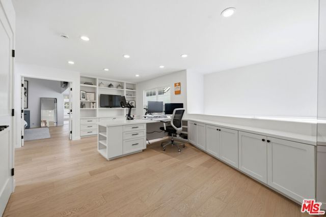 13082 Mindanao Way 27, Marina Del Rey, CA 90292