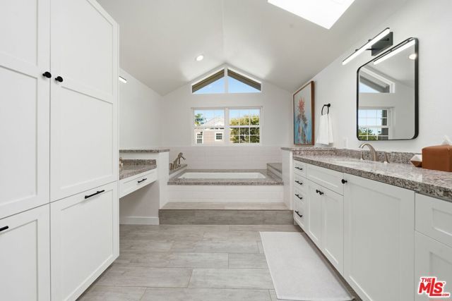 13082 Mindanao Way 27, Marina Del Rey, CA 90292