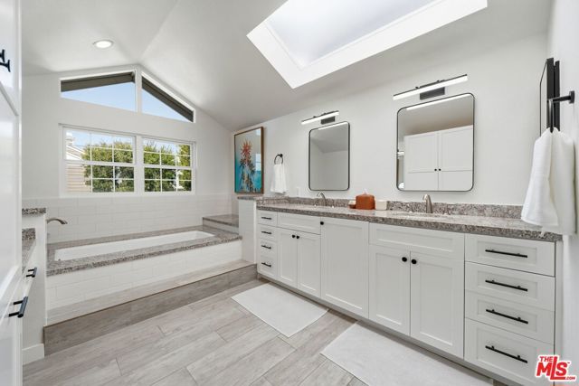 13082 Mindanao Way 27, Marina Del Rey, CA 90292