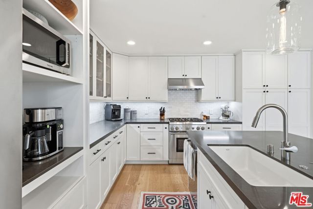 13082 Mindanao Way 27, Marina Del Rey, CA 90292