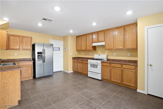 5964 Feral Garden Street, North Las Vegas, NV 89031