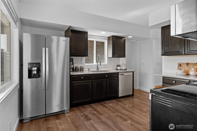 8145 Sandy Hook Terrace, Clinton, WA 98236