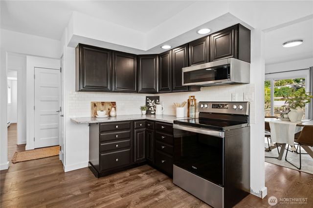 8145 Sandy Hook Terrace, Clinton, WA 98236
