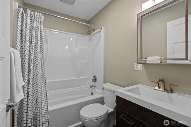 8145 Sandy Hook Terrace, Clinton, WA 98236