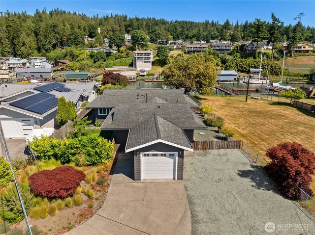 8145 Sandy Hook Terrace, Clinton, WA 98236