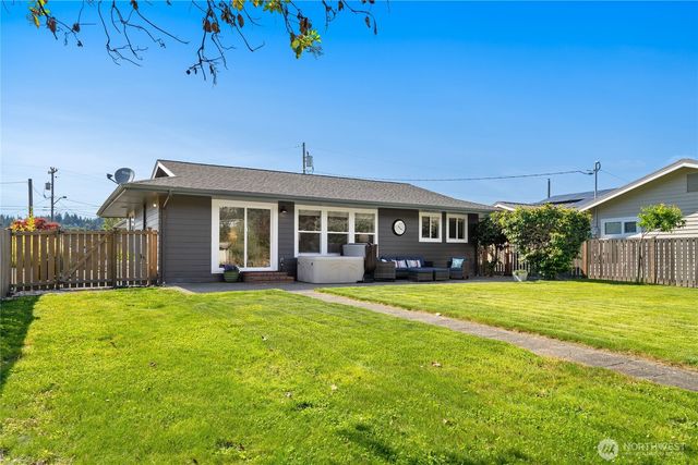 8145 Sandy Hook Terrace, Clinton, WA 98236