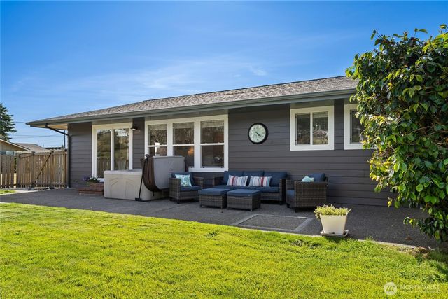8145 Sandy Hook Terrace, Clinton, WA 98236