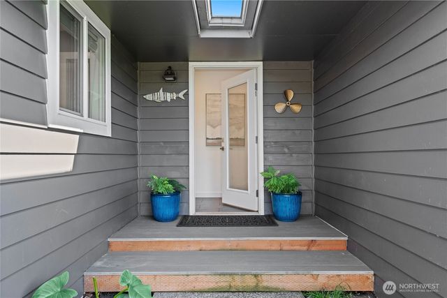 8145 Sandy Hook Terrace, Clinton, WA 98236