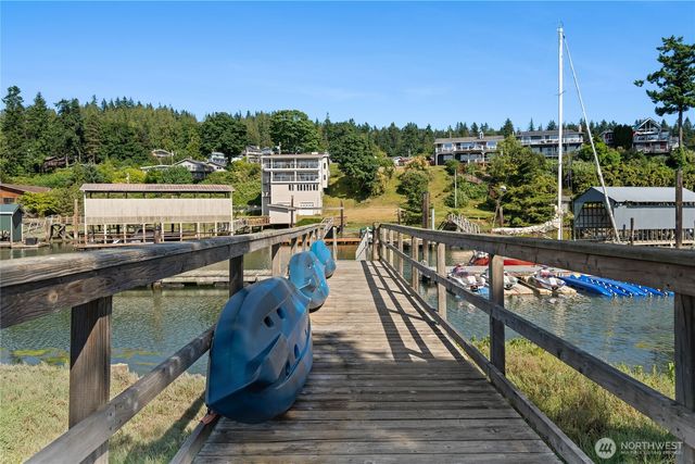 8145 Sandy Hook Terrace, Clinton, WA 98236