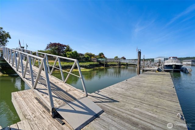 8145 Sandy Hook Terrace, Clinton, WA 98236