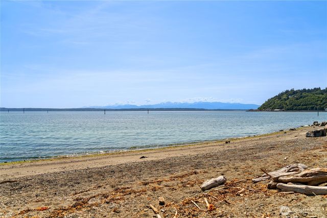 8145 Sandy Hook Terrace, Clinton, WA 98236