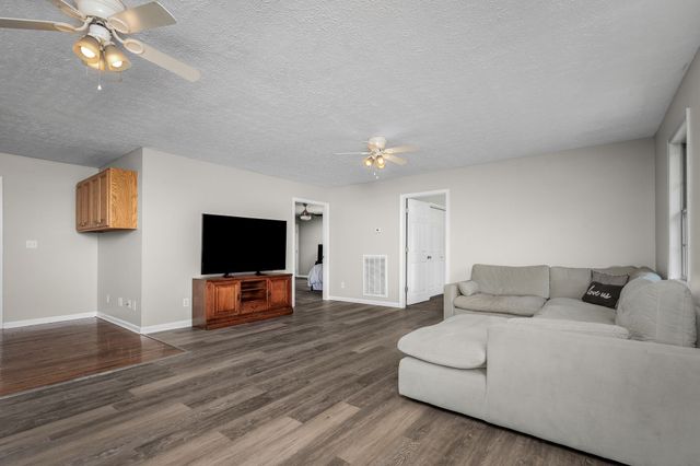 337 Allie Boynton Dr, Manchester, TN 37355