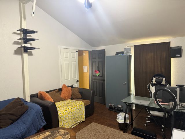 9822 Amberton Parkway, Dallas, TX 75243