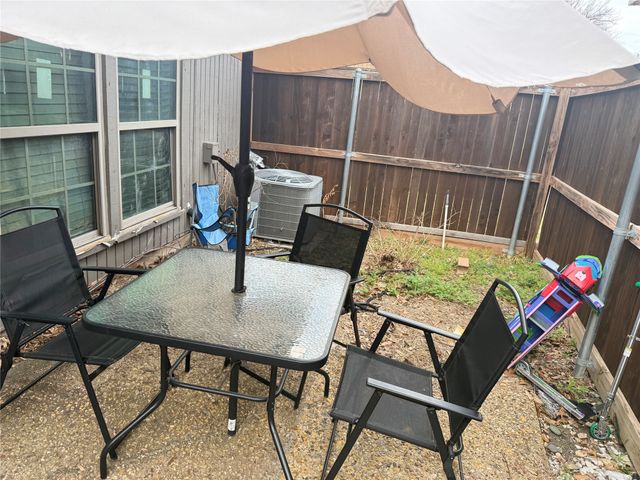 9822 Amberton Parkway, Dallas, TX 75243