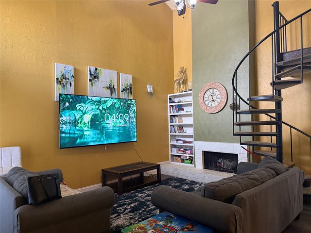 9822 Amberton Parkway, Dallas, TX 75243