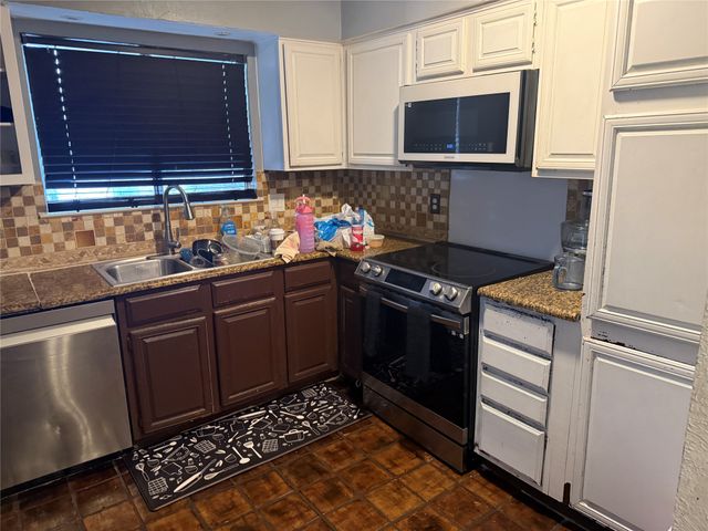 9822 Amberton Parkway, Dallas, TX 75243