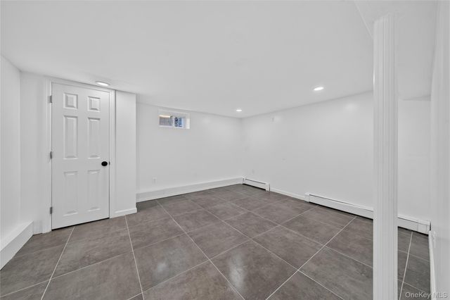 28 Roslyn Avenue, Selden, NY 11784