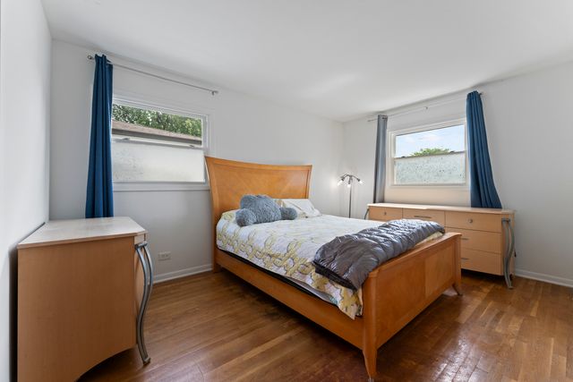 381 N 4th Avenue B, Des Plaines, IL 60016