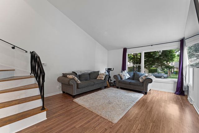 381 N 4th Avenue B, Des Plaines, IL 60016