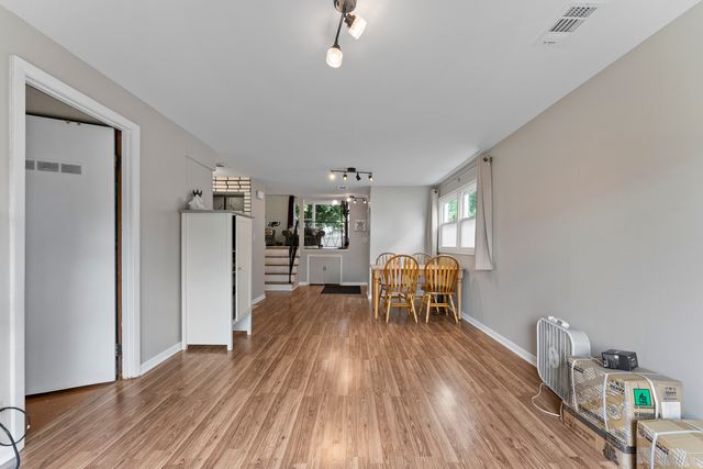 381 N 4th Avenue B, Des Plaines, IL 60016