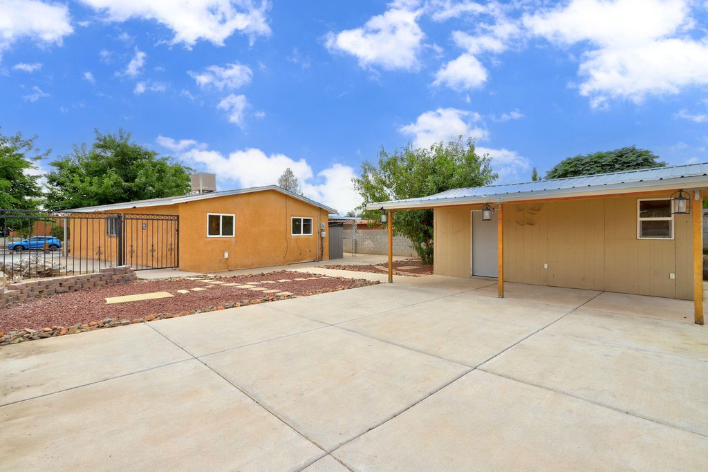 11213 Chico Road NE, Albuquerque, NM 87123