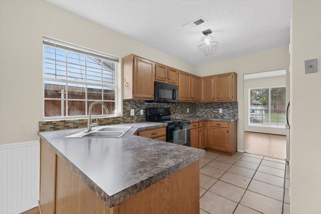 2101 Walden Place, Mesquite, TX 75181